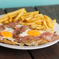 Suprema de Panceta y Huevo