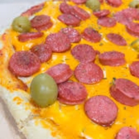 Salchicha con Chedar Grande