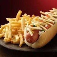 Con salsa + aderezos + lluvia de papas