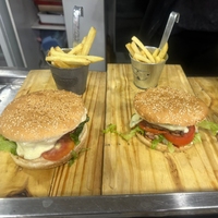 2 hamburguesas más papas